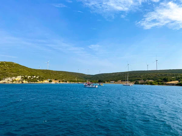 Sigacik sahilinin panoramik manzarası, Seferihisar İzmir, Türkiye 'de ışıkevi