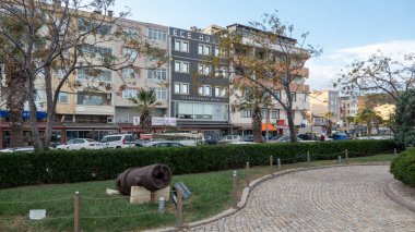 Eceabat, Canakkale, Türkiye - Nov, 12.2023: Avrupa kıtasındaki Eceabat İlçesi. Dardanelles Boğazı kıyısında..