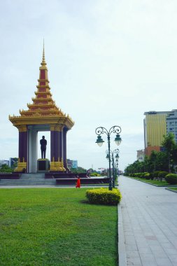 Kral Ramanın Anıtı