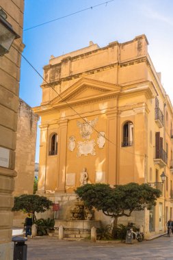 Satürn Çeşmesi Satürn Meydanı 'nda Trapani' nin tarihi merkezinde..