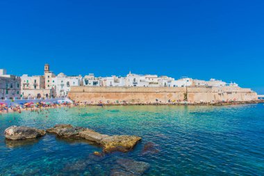 Monopoli 'nin güçlendirilmiş duvarı.