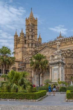 Palermo şehrindeki Basilica Cattedrale Metropolitana Primaziale della Santa Vergine Maria Assunta.