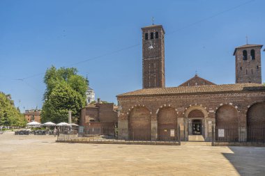 Gündüz Sant 'Ambrogio Bazilikası, Milano' nun kalbinde bir Roma başyapıtı (Lombardy), İtalya
