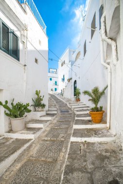 Ostuni 'nin tarihi merkezi (Citt Bianca). Puglia, İtalya.