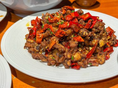 Klasik Sichuan La Zi Ji Sıcak Tavuk