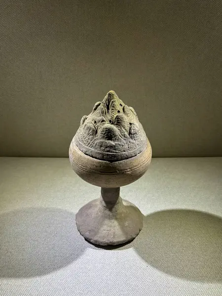 Han Hanedanlığı Bronz Boshan Tütsü Yakıcısı