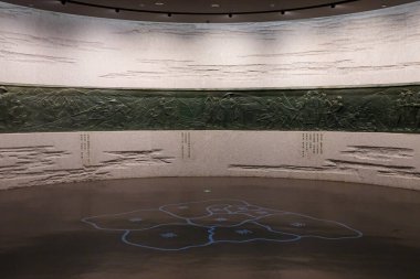 Alacakaranlıktaki Karamsar Yer ve Ufuk Manzarası