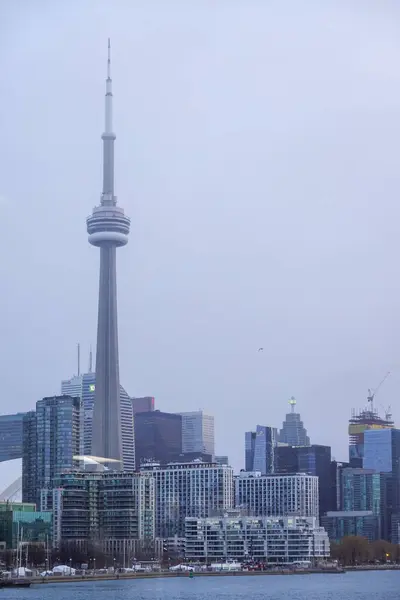 CN Kulesi Kış Sisteminde Yükseliyor