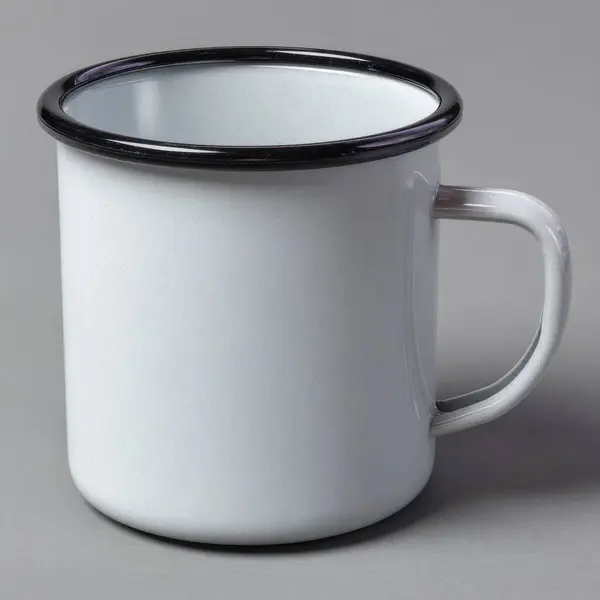 Siyah kenarlı ve tarafsız gri arka planı olan klasik beyaz diş minesi kamp kupası.