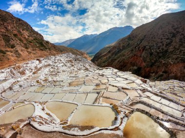 Peru 'nun cusco bölgesinde inanılmaz tuz madenleri var.