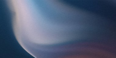 Mavi ve gri renklerin sessiz tonlarında, pürüzsüz modern estetik ile soyut eğimsel arkaplan