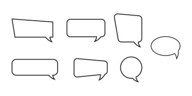 Beyaz zemin üzerinde çeşitli şekil ve boyutlarda çeşitli konuşma baloncukları koleksiyonu