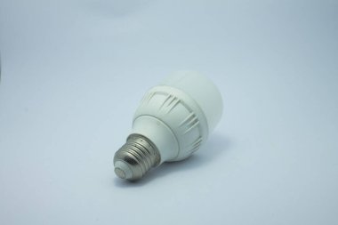 Enerji tasarrufu ampulü