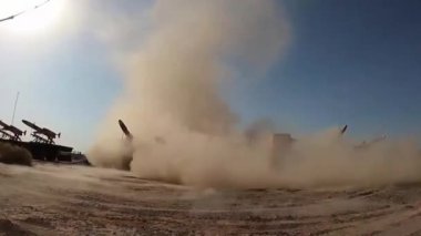 İran insansız hava aracı tatbikatlarının ikinci gününü gerçekleştirirken, ABD potansiyel Rusya sevkiyatları hakkında alarm verdi