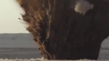 İran, Mach13 Hız ve 1400 km Menzilli Fatah Hipersonik Gemi Füzesini Açığa Çıkardı