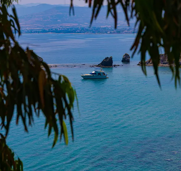 Kıbrıs 'taki Akamas yarımadasında Afrodit' in plajı