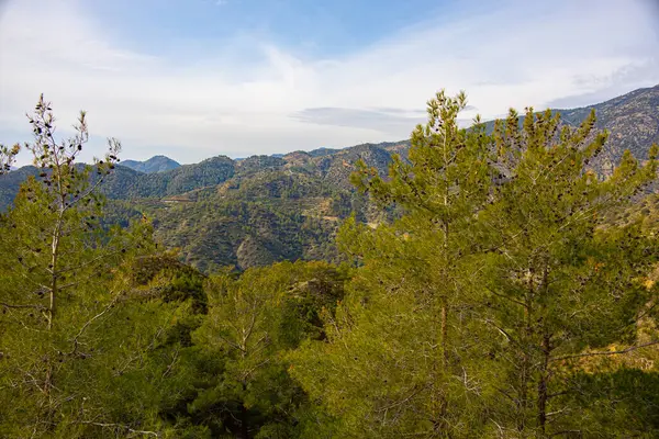 Kıbrıs 'ta dağların havadan görünüşü