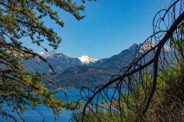 Andes Dağı, Arjantin 'in Bariloche kenti yakınlarındaki Patagonya bölgesinde yer alır.
