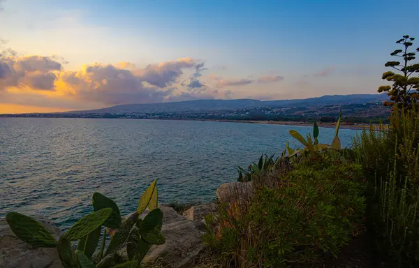 Akdeniz ve Kıbrıs üzerinde gün batımı