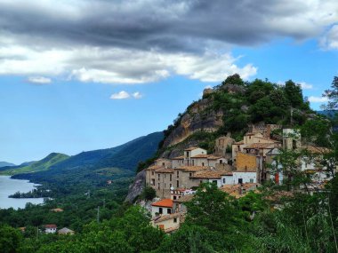 Abruzzo 'daki Pietraferrazzana şehri manzarası