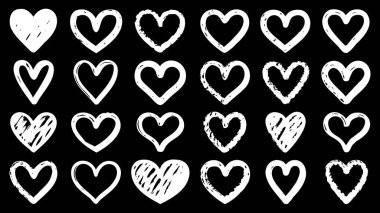 Beyaz kalp şekilleri, şeffaf arkaplanda izole edilmiş koyu bir arkaplan kalıbına göre düzenlenir