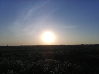 sun above the clouds during the day