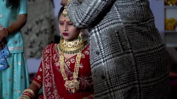 Απριλίου 2023 Jaipur Rajasthan Ινδία Νεαρή Ινδή Νύφη Πολυτελές Νυφικό — Αρχείο Βίντεο