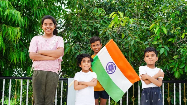Cuatro Niños Indios Celebrando Día Independencia República Lindo Niño Indio —  Fotos de Stock