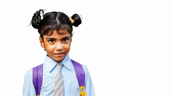 Okul Üniforması Giyen Gülümseyen Kendinden Emin Mutlu Hintli Bir Kızın Stok Fotoğraf