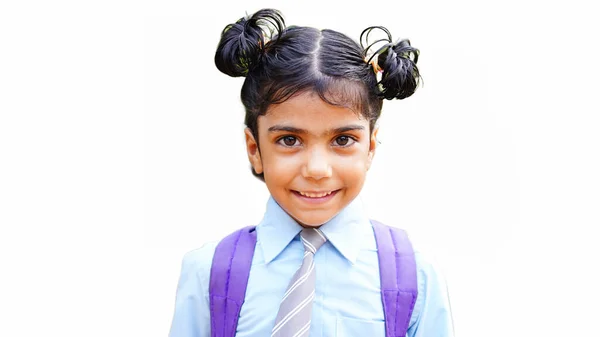 Okul Üniformalı Kameraya Bakan Mutlu Hintli Kız Portresi Çocuk Eğitimi — Stok fotoğraf