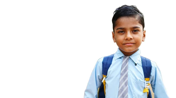 Retrato Menino Índio Bonito Feliz Uniforme Escolar Olhando Para Câmera — Fotografia de Stock