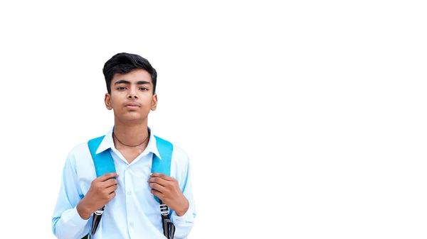 彼の学校のバックパックで学校に行くかわいいアジアのインディアン少年の肖像画 — ストック写真