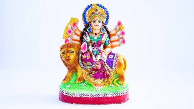 Hint Tanrısı putu ya da beyaza izole edilmiş heykel. Maa laxmi, Lord Ganesha, Adiyogi, Tanrıça Durga, aslan ve Tanrı Krishana Heykeli ile birlikte..