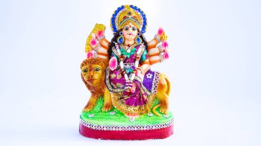 Hint Tanrısı putu ya da beyaza izole edilmiş heykel. Maa laxmi, Lord Ganesha, Adiyogi, Tanrıça Durga, aslan ve Tanrı Krishana Heykeli ile birlikte..