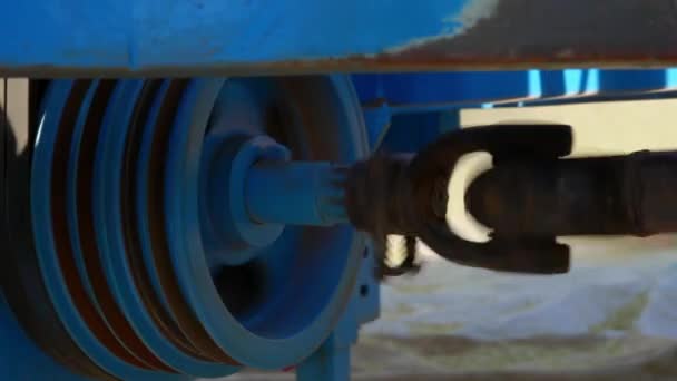 Dönen Şaft Traktörü Traktörün Döner Şaft Kısmı Tarım Ekipmanları Büyük — Stok video