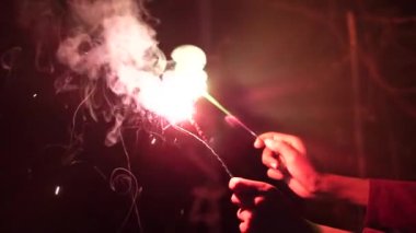 Diwali, Işık Festivali, Hindular, Jainsler ve Sikhler tarafından kutlanıyor..