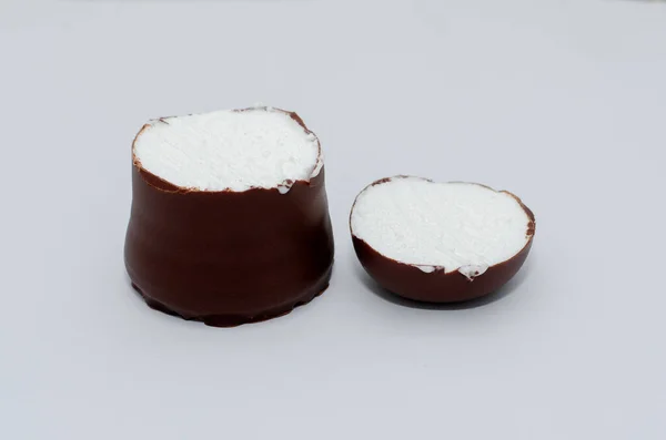 Γερμανικό Marshmallow Σοκολάτα Λευκό Φόντο — Φωτογραφία Αρχείου