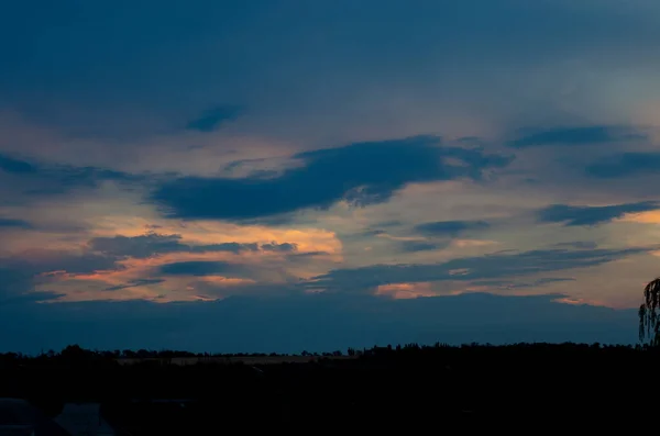 Закат Небе Облаками Дождя — стоковое фото