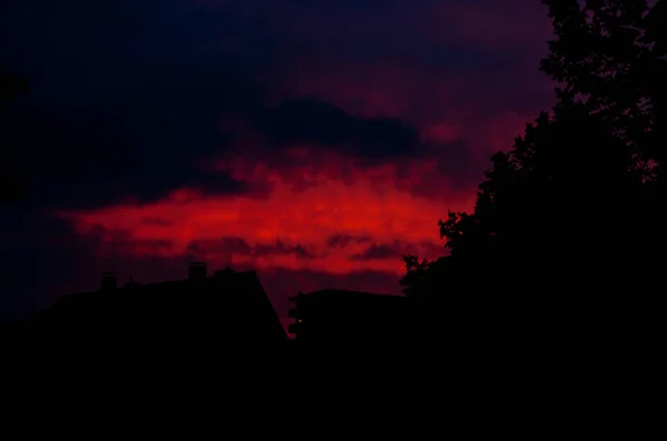 Czerwone Niebo Chmury Niemczech — Zdjęcie stockowe