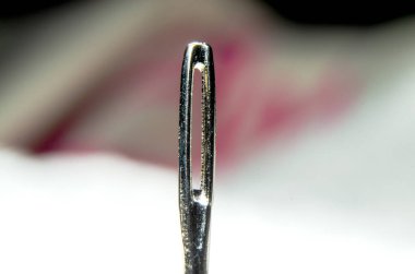 Dikiş iğnesi yakın çekim makrosu