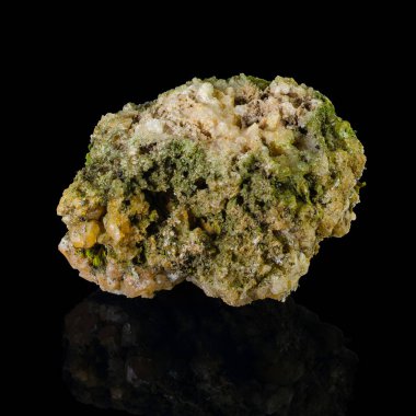 Siyah arkaplandaki mineraller