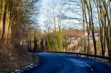 Woodland Bölgesinde Sessiz Kış Yolu