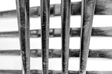 Tek Renk Uyumunda Metalik Çizgiler