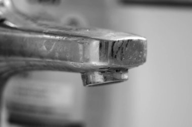 Musluk Deliği Siyah ve Beyaz Kapalı