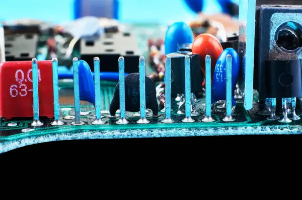 Devrede Delik İçinden Bileşenler