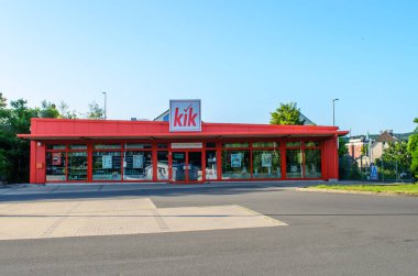 Iserlohn Almanya 'da Haziran 2025' te logo işaretli Kik mağaza girişi