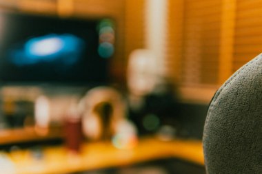 Sinema masası ortamı. Yakın çekim kumaş, bulanık teknoloji arka plan, yaratıcı kullanım için ideal..