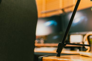 Sinema masası ortamı. Yakın çekim kumaş, bulanık teknoloji arka plan, yaratıcı kullanım için ideal..