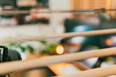 Sinema masası ortamı. Yakın çekim kumaş, bulanık teknoloji arka plan, yaratıcı kullanım için ideal..