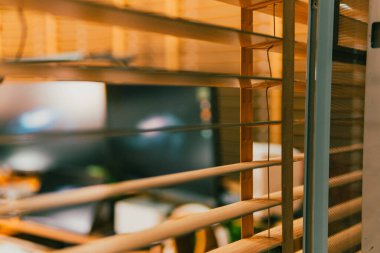 Sinema masası ortamı. Yakın çekim kumaş, bulanık teknoloji arka plan, yaratıcı kullanım için ideal..